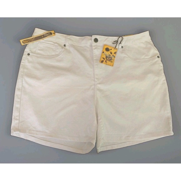 Hybrid & company Pants - Hybrid & Company Women's White Chino Shorts Size 22 Cotton Twill Pockets Stretch